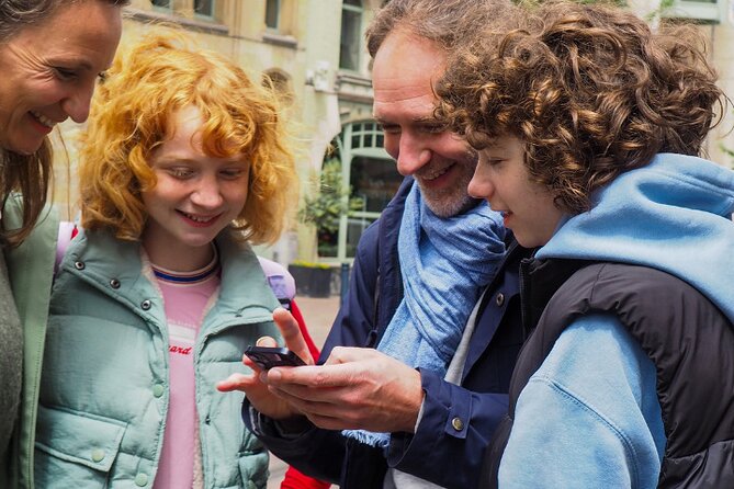 Discover Luxembourg by playing! Escape game - The alchemist - How the missions work: puzzles, witnesses, and clue-building