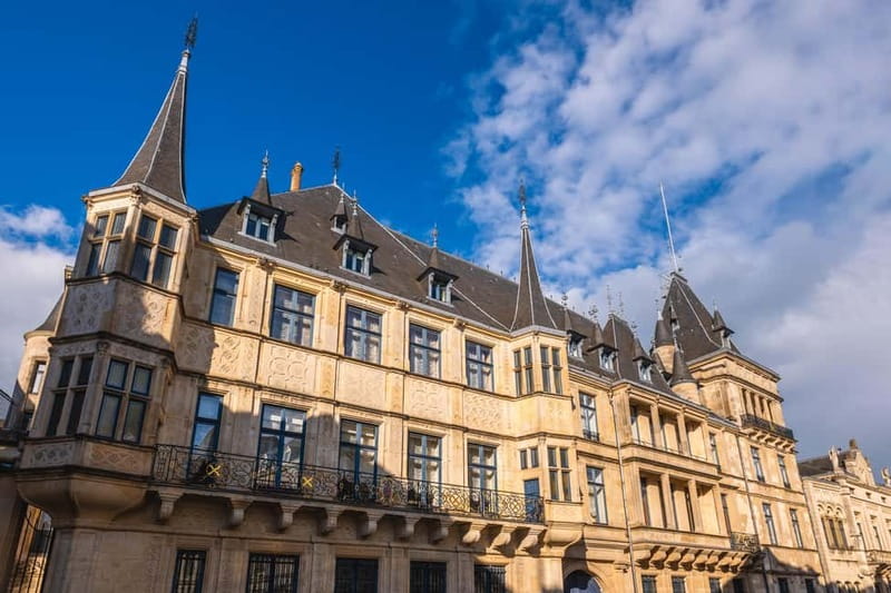 Luxembourg: 2-hour Best Intro Walking Tour with a Local - Starting in Luxembourg City, right by National History and Art