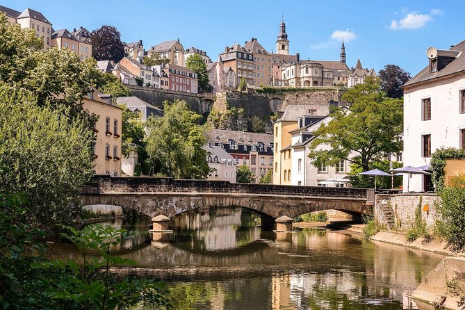Luxembourg Airport Transfers : Airport LUX to Luxembourg in Business Car - Business Car Value: Sharing Up to 2 People Without Turning It Into a Commute