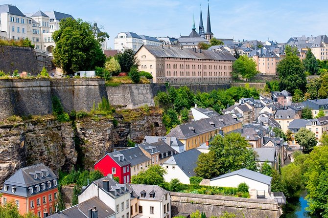 Luxembourg Airport Transfers : Luxembourg to Airport LUX in Luxury Van - How the hotel pickup works at Luxembourg (no guessing games)