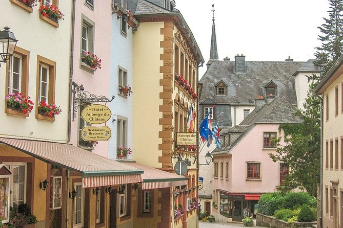 Luxembourg Airport Transfers : Luxembourg to Airport LUX in Luxury Van - FAQ