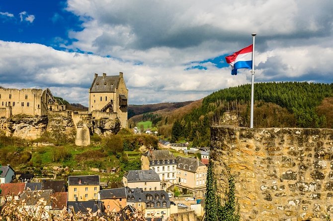 Luxembourg Airport Transfers : Luxembourg to Airport LUX in Luxury Van - The 20-minute free waiting window, and when to use it well
