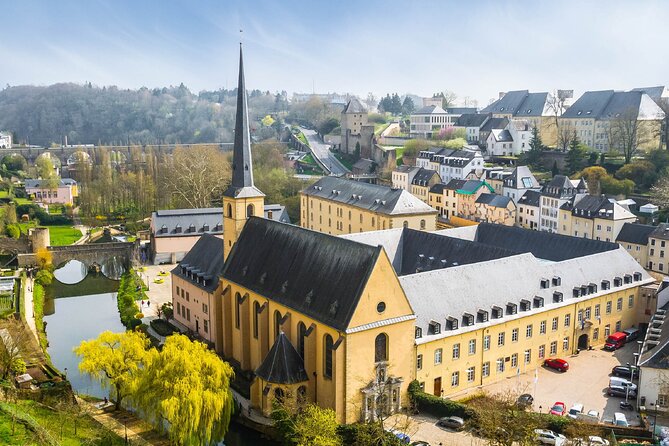 Luxembourg Audioguided walking tour 2h15 and 18 reviews - Start at Montee de Clausen, Then Get Oriented