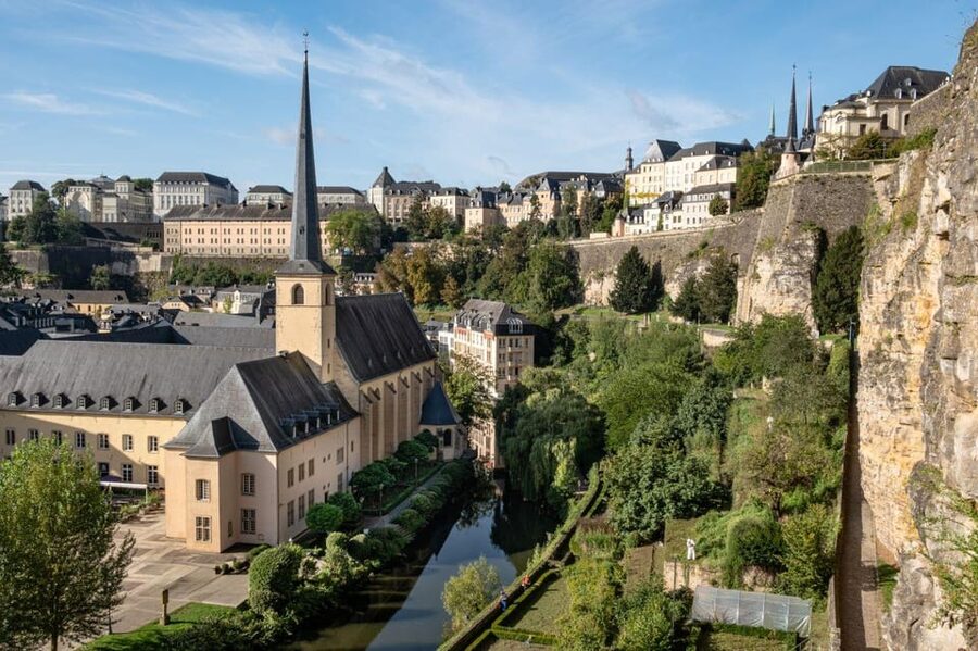 Luxembourg: City Bus Tour with Audio Guide and Headphones - Where to board the bus in Luxembourg City (Boulevard de la Pétrusse)