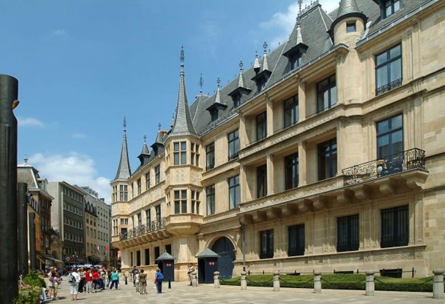 Luxembourg City: Guided Walking Tour with Cultural Insights - Neumünster Abbey: a calmer pocket with a different tempo