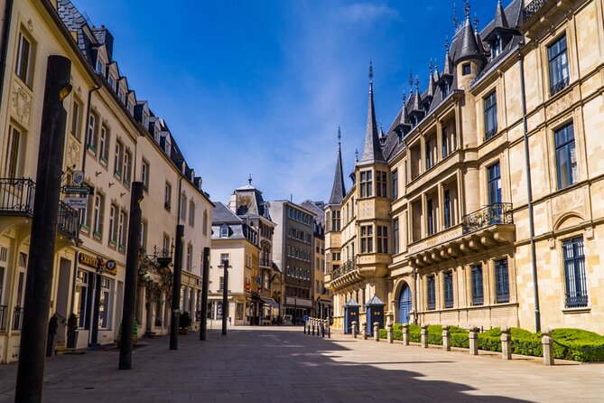Luxembourg City Romantic Game: Walking Tour & Scavenger Hunt - Chapter-by-chapter route: what each landmark adds to the hunt