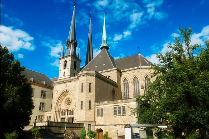 Luxembourg City Romantic Game: Walking Tour & Scavenger Hunt - Who should book this Luxembourg City romantic game