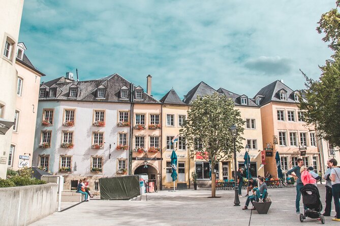 Luxembourg city walking tour - Adolphe Bridge to finish strong