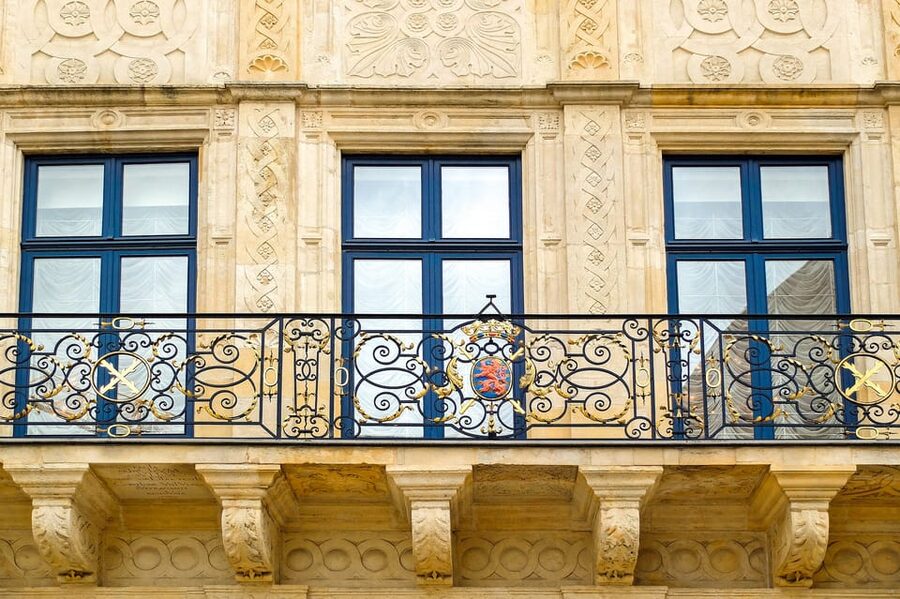 Luxembourg City: Walking Tour with Optional Wine Tastings - Grand Ducal Palace: what you learn from the big presence