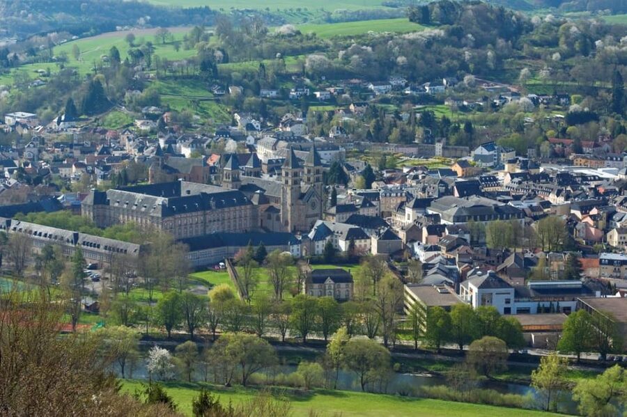 Luxembourg: Nature, History and Castles Full-Day Tour - The people factor, why guides make a difference on this route