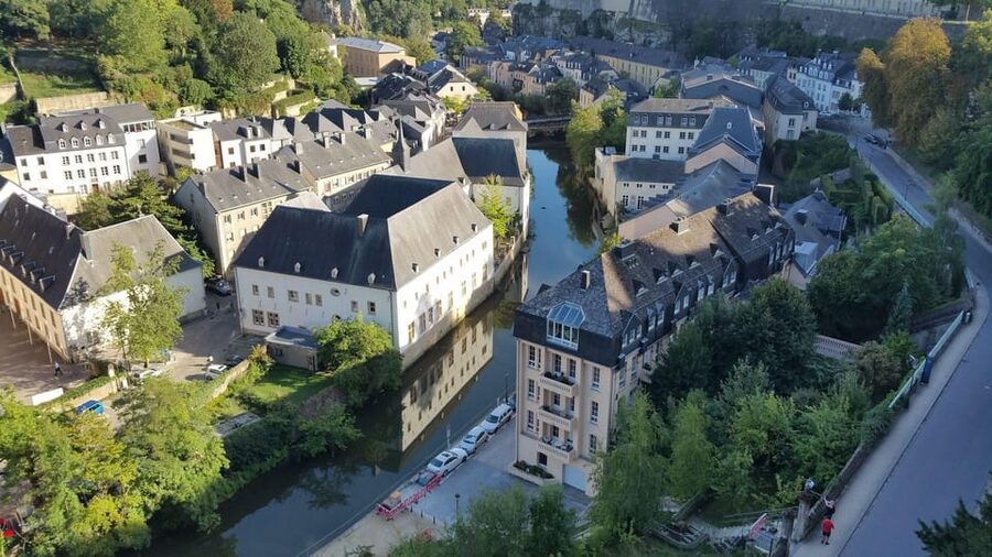 Luxembourg Private Walking Tour - Knuedler and the knot story: a tiny detail with a big explanation