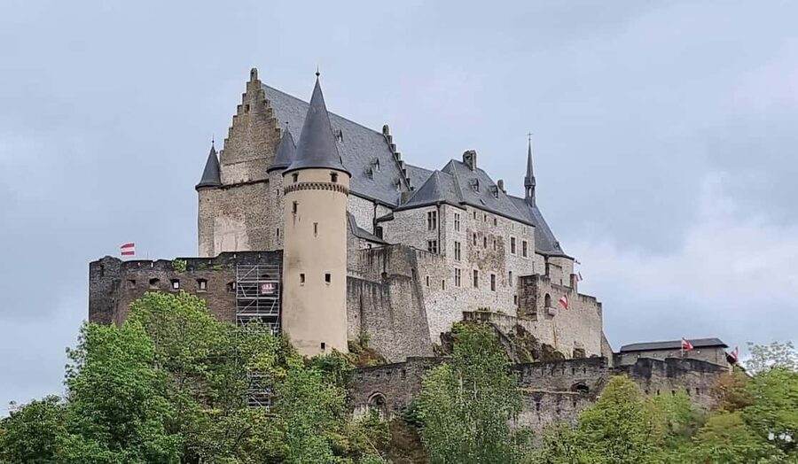 Luxembourg Vianden Castle Tour with Transfer + surprise stop - Price and logistics: a private tour that can be good value
