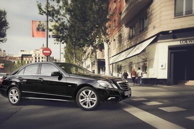 Private airport transfer: from the airport to the city of Luxembourg - Luggage Rules: Declaring Bags, Size Limits, and Extra Items