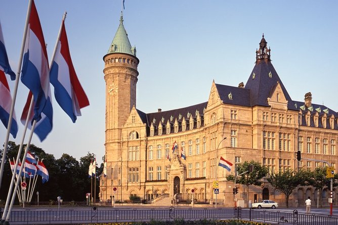 Private airport transfer: from the airport to the city of Luxembourg - Flight Delays Covered Up to 90 Minutes
