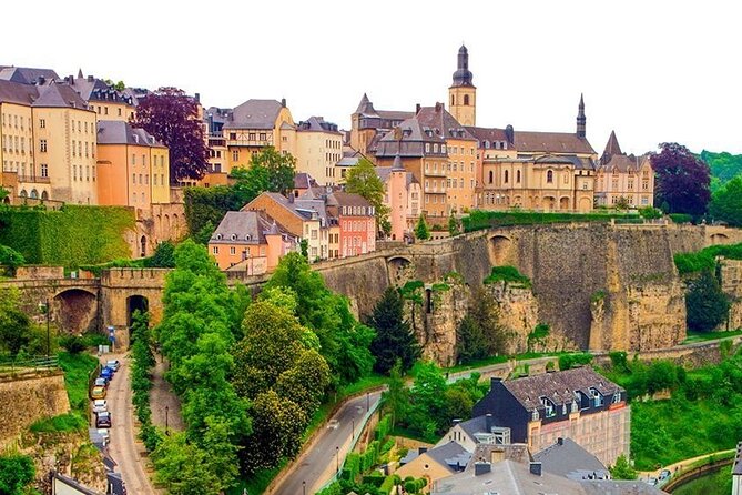 Tip-Based Luxembourg Walking Tour in English - Stop 6: Rue Notre Dame and the Inside Visit at Notre Dame Cathedral