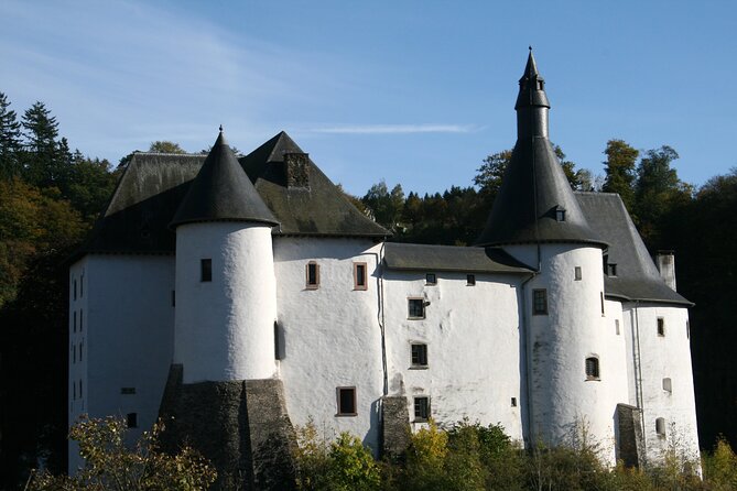WWII Battlefields and Castles Private Tour in Luxembourg - Pickup and timing, from Grund to a full WWII day